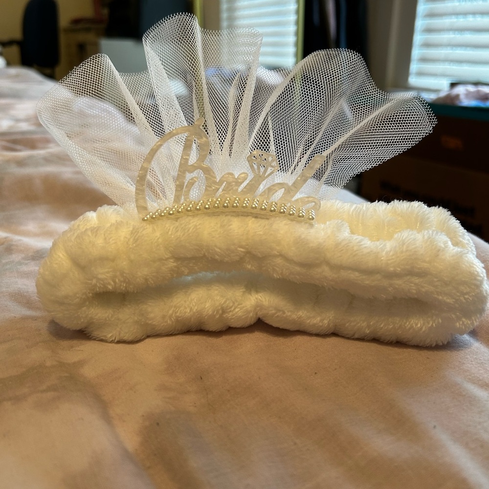 White Bride Spa Headband with Veil